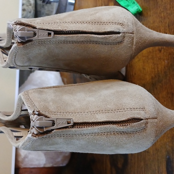 Michael Kors Lazer Cut Stylish Tan Peep-Toe Ankle Boots Sz 11 - Picture 7 of 7